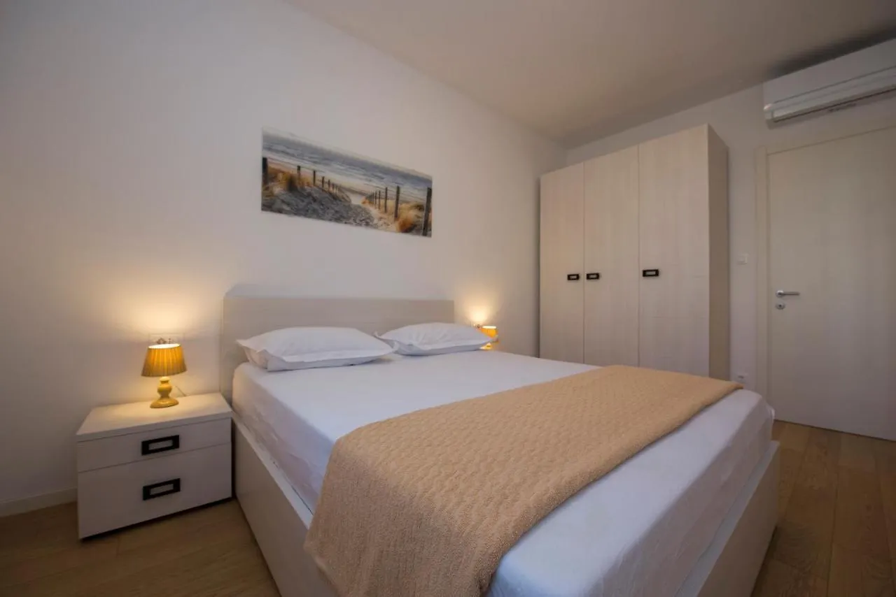 Sea View Apartment Ema Split